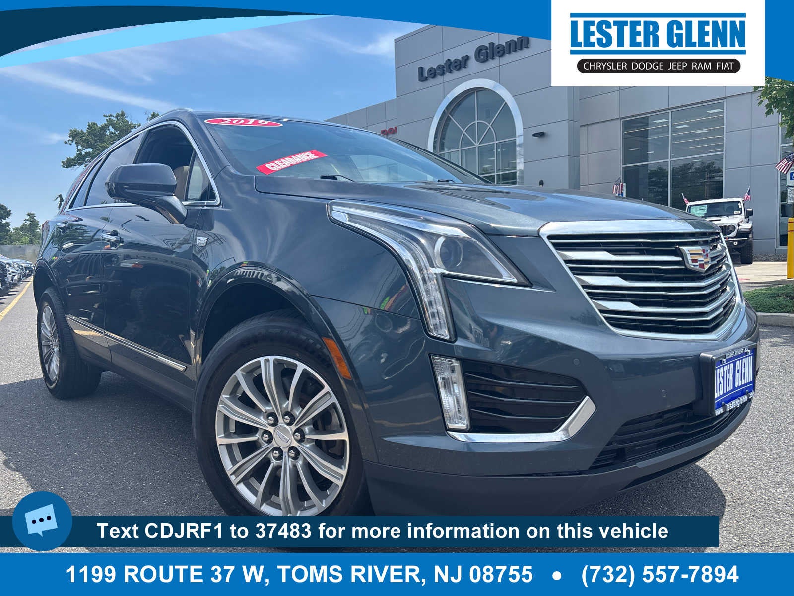 2019 Cadillac XT5 Luxury FWD in Dark Granite Metallic — front three-quarter view